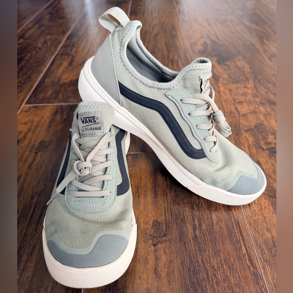 VANS Ultrarange Men’s Sneakers in Light Green and Black